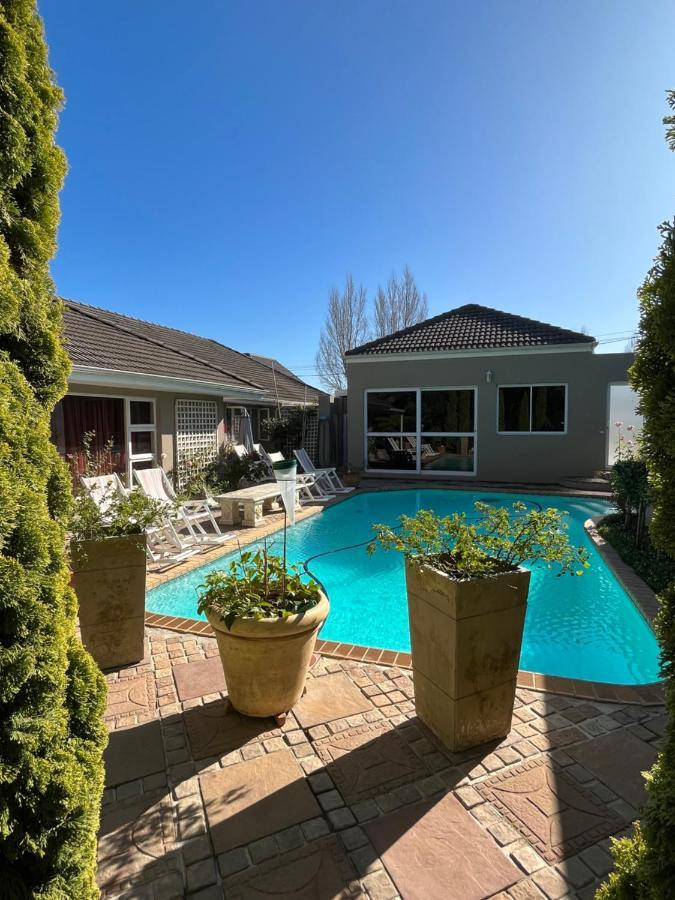Somerset West Garden Apartments 1 מראה חיצוני תמונה
