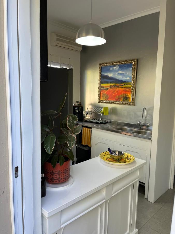 Somerset West Garden Apartments 1 מראה חיצוני תמונה