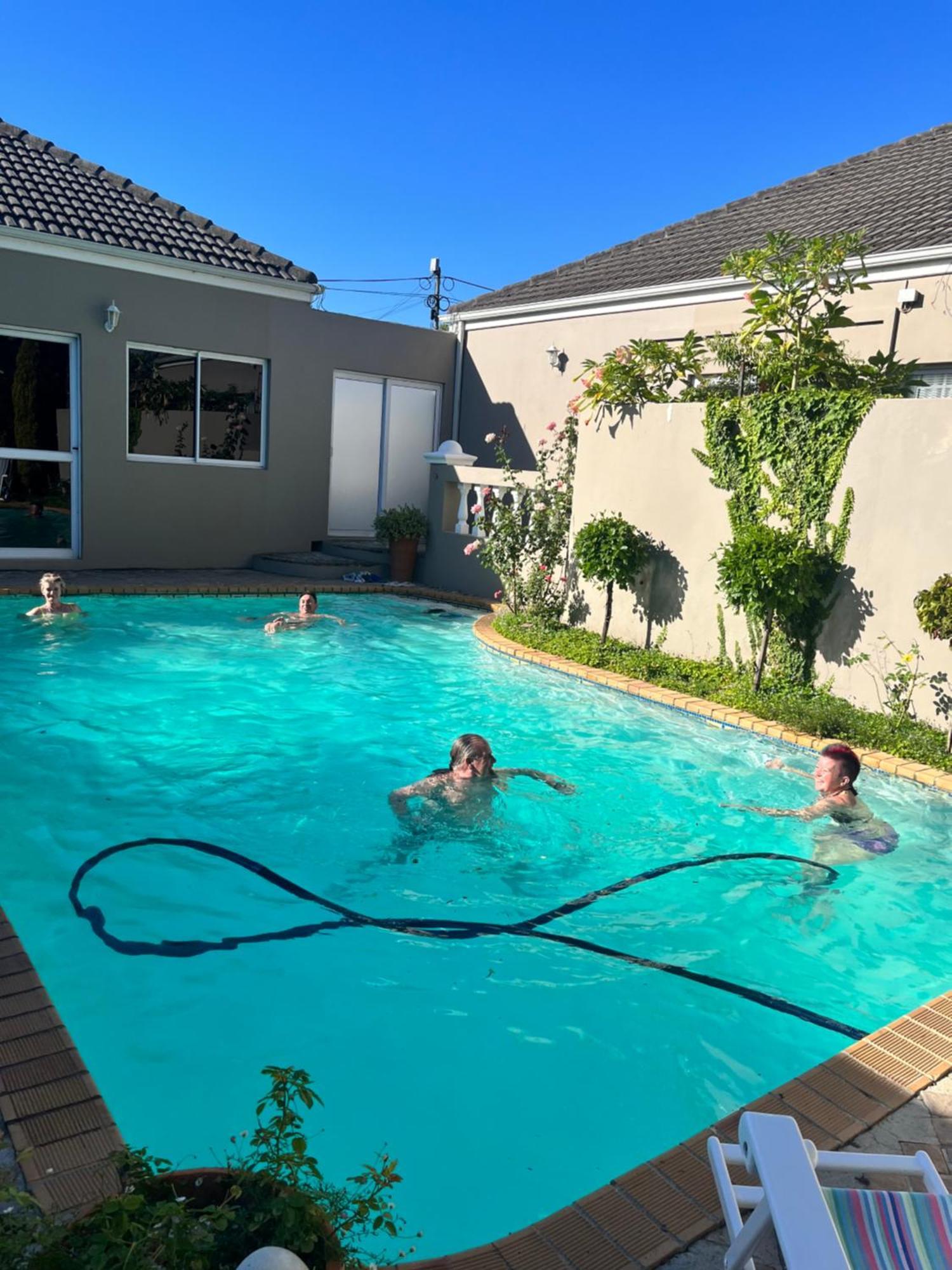 Somerset West Garden Apartments 1 מראה חיצוני תמונה